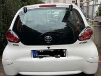 Gebraucht Toyota Aygo Cool 68 PS (50 kW) 2013 Weiß Kleinwagen