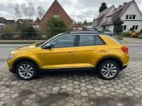 Second-hand VW T-Roc Style 150 CP (110 kW) 2018 Galben SUV