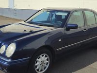 Gebraucht Mercedes E200 Elegance 136 PS (100 kW) 1997 Blau Limousine