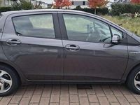 Gebraucht Toyota Yaris Hybrid Comfort 75 PS (55 kW) 2016 Grau Kleinwagen