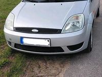 Gebraucht Ford Fiesta 80 PS (58 kW) 2005 Silber Kleinwagen