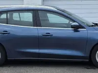 Usado Ford Focus Cool & Connect 101 CV (74 kW) 2020 Azul Berlina