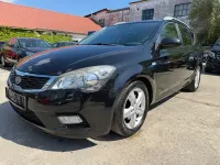 Usado Kia Ceed 125 CV (91 kW) 2011 Negro Utilitario