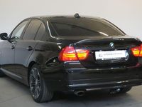 Gebraucht BMW 318 143 PS (105 kW) 2011 Schwarz Limousine