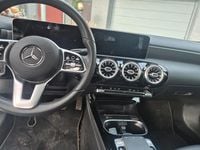 Gebraucht Mercedes A200 Night 163 PS (119 kW) 2019 Weiß Limousine