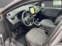 Neu Renault Captur Techno 91 PS (66 kW) 2026 Stahlgrau + blackpearl... SUV