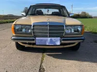 Gebraucht Mercedes 230 109 PS (80 kW) 1980 Beige Limousine