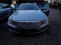 Usata Mercedes E200 135 CV (99 kW) 2011 Grigio Berlina