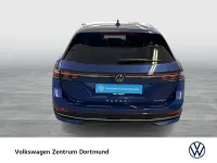Gebraucht VW Passat Elegance 204 PS (150 kW) 2026 Reef blue metallic Kombi
