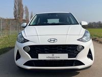 Gebraucht Hyundai i10 Trend 84 PS (61 kW) 2022 Weiß Kleinwagen