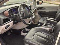 Gebraucht Chrysler Pacifica 291 PS (214 kW) 2017 Violet Van / Kleinbus