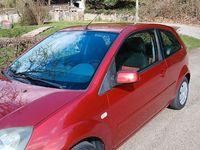Gebraucht Ford Fiesta Ambiente 69 PS (50 kW) 2007 Rot Kleinwagen