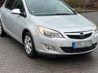 Gebraucht Opel Astra 165 PS (121 kW) 2011 Limousine
