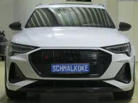 Gebraucht Audi e-tron Comfort 369 kW (503 PS) 2022 Gletscherweiss (metallic) SUV