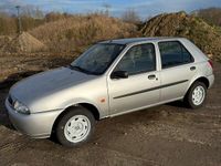 Gebraucht Ford Fiesta 75 PS (55 kW) 1999 Silber Kleinwagen