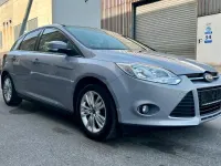 Gebraucht Ford Focus 2011 Blau Kleinwagen