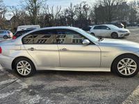 Gebraucht BMW 320 150 PS (110 kW) 2006 Silber Limousine