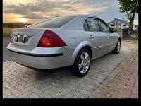 Gebraucht Ford Mondeo 125 PS (91 kW) 2001 Silber Kombi