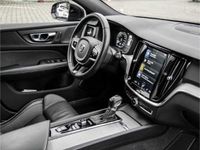 gebraucht Volvo V60 Kombi R Design D4 EU6d-T Navi digitales Cockpit Soundsystem Bowers & Wilkins LED