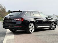 Używany Skoda Superb Style 150 KM (110 kW) 2017 Czarny Kombi