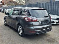 Gebraucht Ford S-MAX Titanium 209 PS (153 kW) 2016 Grau Van / Kleinbus