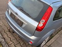 Gebraucht Ford Fiesta Ambiente 69 PS (50 kW) 2006 Blau Kleinwagen