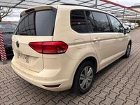 Gebraucht VW Touran 150 PS (110 kW) 2024 Beige Van / Kleinbus