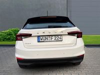Neu Skoda Fabia Essence 80 PS (58 kW) 2025 Weiss Kleinwagen