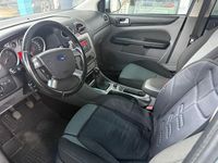 Gebraucht Ford Focus Ambiente 80 PS (58 kW) 2010 Grau Limousine