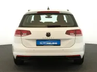 Gebraucht VW Passat 150 PS (110 kW) 2023 Gletscherweiß metallic Kombi
