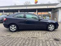 Gebraucht Mercedes C180 143 PS (105 kW) 2007 Blau Coupé