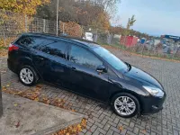 Gebraucht Ford Focus 105 PS (77 kW) 2014 Schwarz Kombi