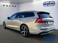 Gebraucht Volvo V60 Plus 146 PS (107 kW) 2025 Silber Kombi
