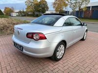 Second-hand VW Eos Edition 140 CP (102 kW) 2011 Argintiu Cabrio