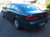 Gebraucht VW Passat 140 PS (102 kW) 2011 Grau Limousine