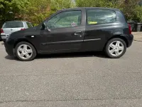 Gebraucht Renault Clio II 69 PS (50 kW) 2005 Schwarz Kleinwagen