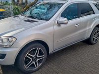 Gebraucht Mercedes ML320 224 PS (164 kW) 2008 Silber SUV