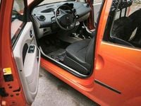 Second-hand Renault Twingo 75 CP (55 kW) 2008 Andere farben Hatchback
