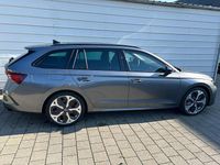 Neu Skoda Octavia RS 265 PS (194 kW) 2026 Graphitegrau metallic Kombi