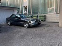 Gebraucht Mercedes E280 194 PS (142 kW) 1994 Schwarz Limousine