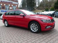 Gebraucht VW Passat 122 PS (89 kW) 2023 Rot Kombi