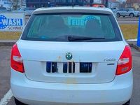 Gebraucht Skoda Fabia 65 PS (47 kW) 2011 Weiß Limousine