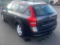 Usado Kia Ceed 128 HP (94 kW) 2011 Cinzento Citadino