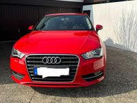 Gebraucht Audi A3 Ambiente 125 PS (91 kW) 2013 Rot Limousine