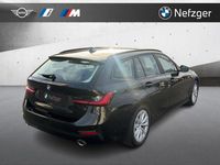 Gebraucht BMW 320 Advantage 190 PS (139 kW) 2020 Black sapphire metallic Kombi