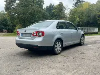Używany VW Jetta 140 KM (102 kW) 2008 Srebrny Sedan/Limuzyna