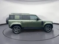 Gebraucht Land Rover Defender SE Dynamic 254 PS (186 kW) 2026 Grün SUV