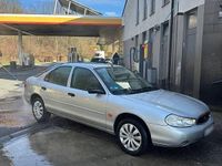 Gebraucht Ford Mondeo 130 PS (95 kW) 1998 Grau Limousine