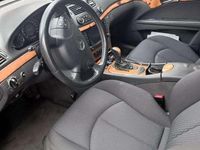 Gebraucht Mercedes E220 Elegance 150 PS (110 kW) 2002 Silber Limousine