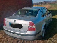 Gebraucht VW Passat 101 PS (74 kW) 2001 Silber Limousine